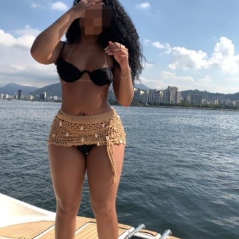 De nuevo en elda bellisima colombiana, Elda
