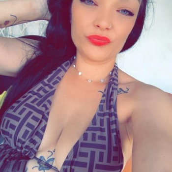Lorena, joven rumana de ohos azules y delgadita super simpÁtica y independiente, Alicante
