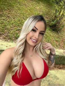 Anita brasileña rubia jovencita