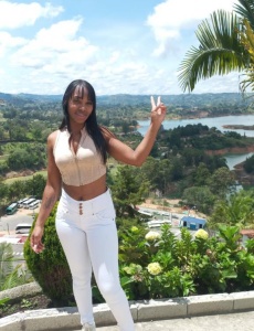 Hermosa morena