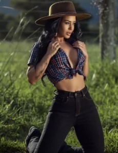 Amanda bombom