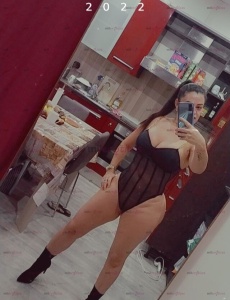 Apasionada cumpliendo fetiches y fantasias