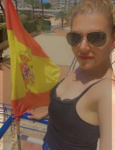Hola mis amores soy Cristina una chica española