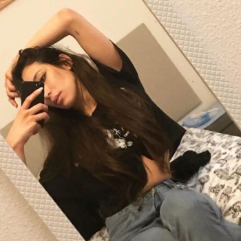 Chica árabe supér guapa y joven universitaria, Torrevieja