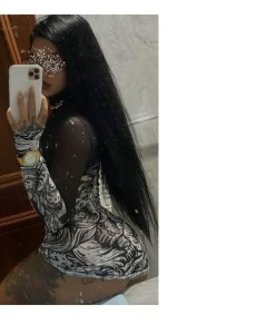 Lorena, colombiana 25 años recien llegada a alicante.