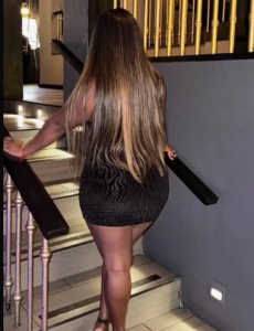 Sin limites en la cama mi cuerpo arde por sexo