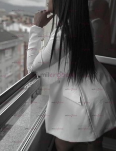 Estudiante sexy y caliente dispuesta a complacerte