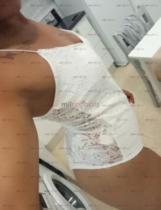 Española mulata de raíces cubanas y rasgos exoticos