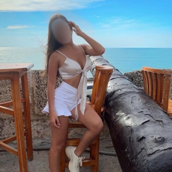 ️ valeria, el encanto colombiano que despierta, Denia