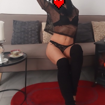 Dina, elegante masajista, Alicante