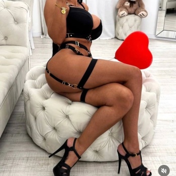Paola la diosa que envuelve tus sentidos, Elche