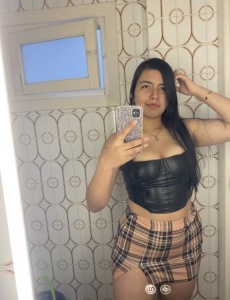 MÍa