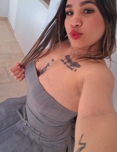Latina amable