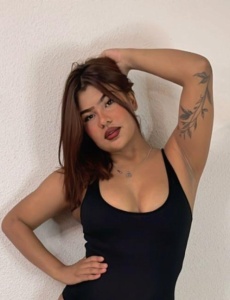 Morena de piel suave única y exquisita en elda