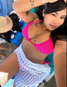 Latina bomba de sexo fiestera con ganas de sexo