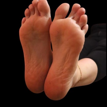 La diosa de pies bonitos, Alicante