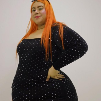 Latina guapa amable rellenita morena gordita, Alicante