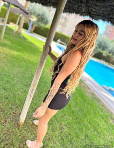 Muy para ti rubia ven amor