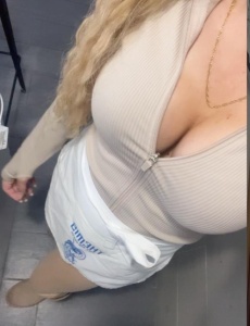 Feminine girl with surprise
