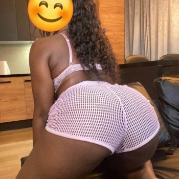 Gaby morena latina, Elche