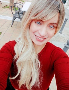 Chicos soy Gin una chica encantadora y argentina