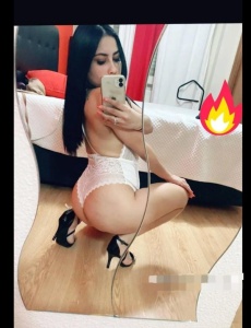Soy Carolina, muy cariñosa y caliente, me encanta