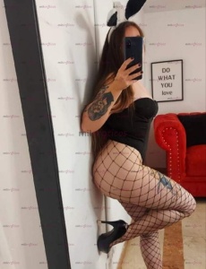 Escort, estudiante y masajista, algo diferente