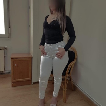 Hola soy laury, una chica colombiana con muchas, Benidorm