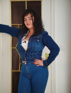 Sol, una colombiana que brilla con su energía y encanto ️
