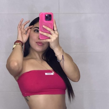 Me presento, soy agatha una jovencita simpática, dulce, Alicante