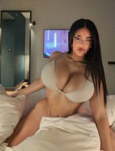 Tu chica discreta con ganas de pasarla bien.