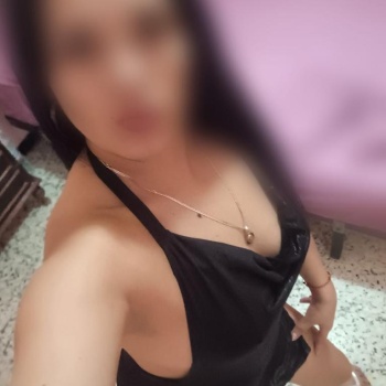 Gina morena delgada 26 aÑos en elche, Elche