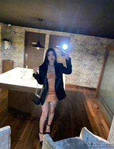 Jovencita latina solo salidas
