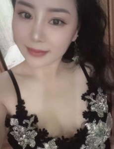 Nueva chica asiática china cariñosa guapísima