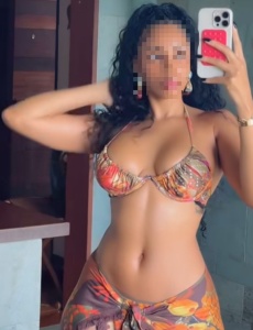 En elche ardiente cachonda deseosa de placer