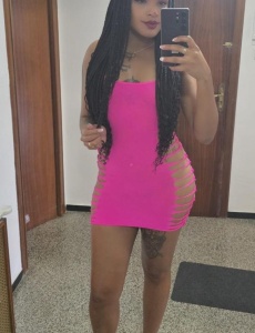 Morena exotica dispuesta a