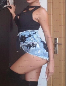 Aisha muy buena en la cama te espero calinte y humeda