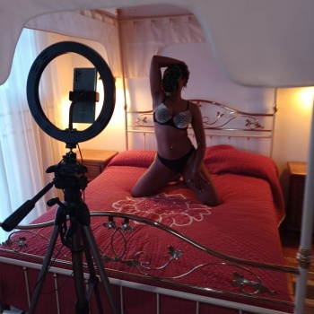 Busco chica para crear y vender contenido onlyfans, Torrevieja