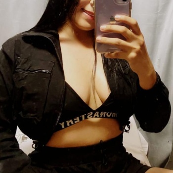 Violeta joven, bella y enrolladora, Elche