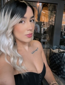 Daniela colombiana de 21 años