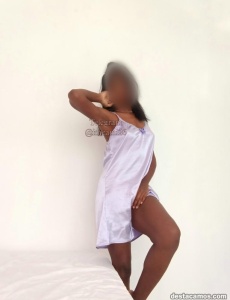 Colombiana morena hermosa disponible