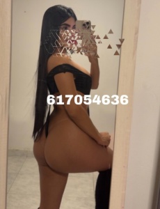 Niña juguetona súper sexi y sensual