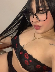 En elche unica en la cama solo sexo a tope te espero