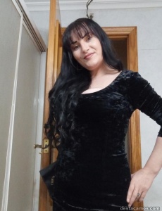 Laura seniorita compañía