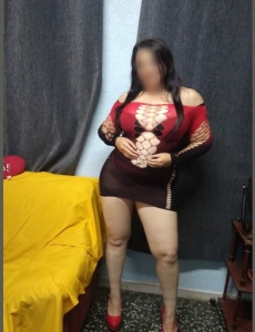Española cachonda e implicada en elche altabix