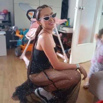 Jovencita recién llegada a torrevieja, Torrevieja