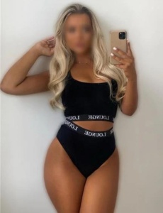 Carla (new girl) sexy girl