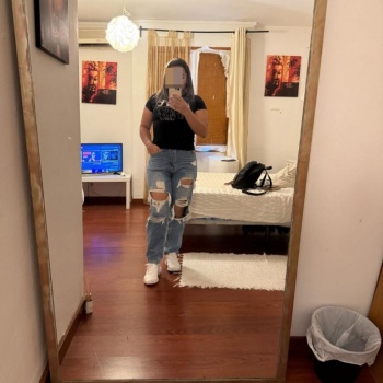 Hola soy bella una bella mujer sin prisas, Dolores