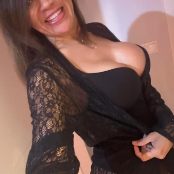 Hola cariño, recién lleguepara ser su escort de, Calpe