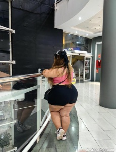 Curvy colombiana